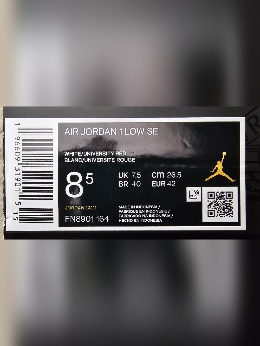 Air Jordan 1 Low SE - Picture 4 of 5